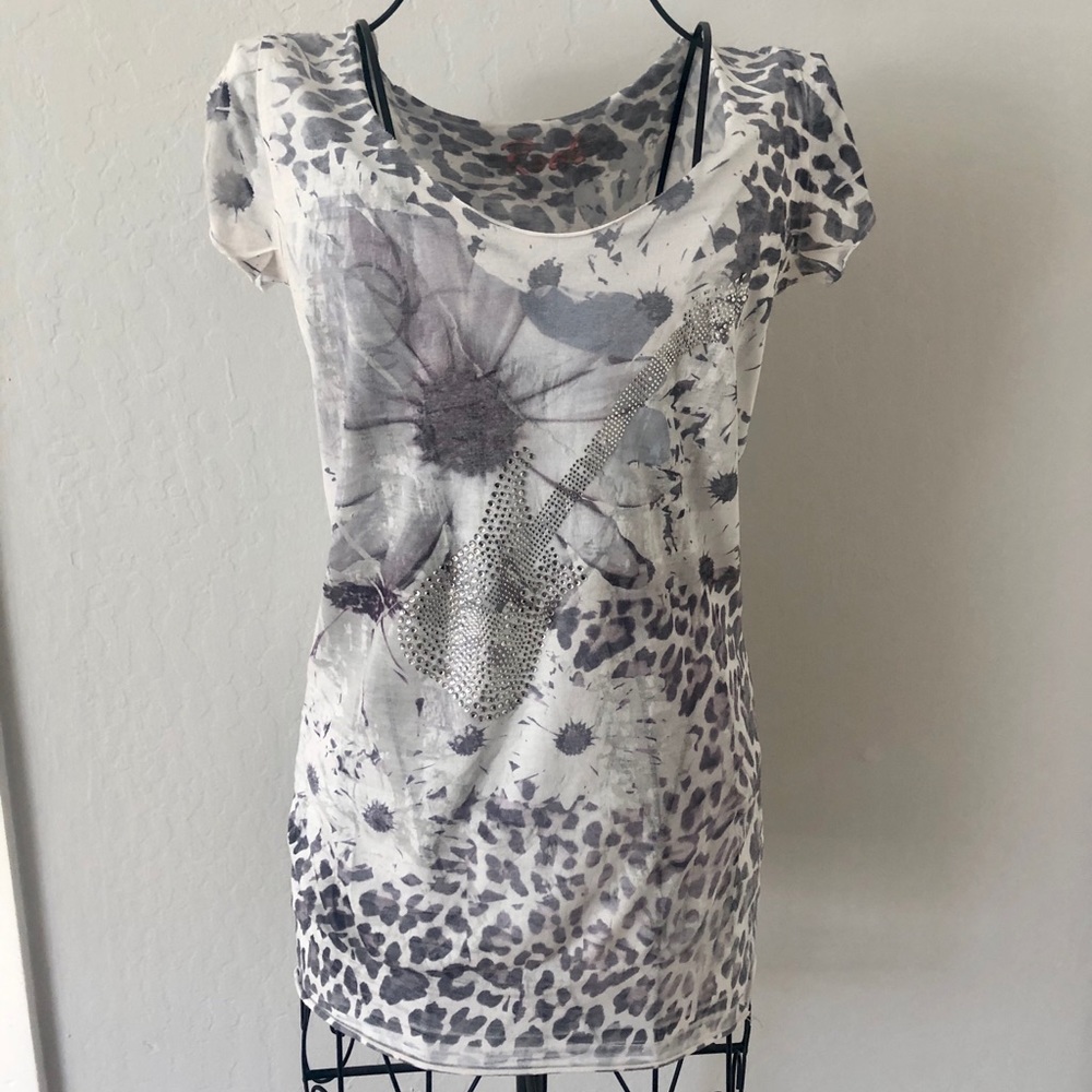BEAUTIFUL ROCK 62 TEE